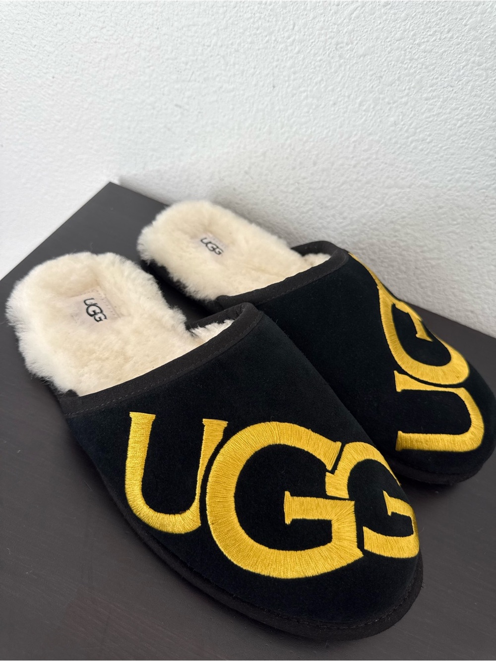 EUC UGG Men's SCUFF LOGO Comfort Suede Slip On Shearling Slippers